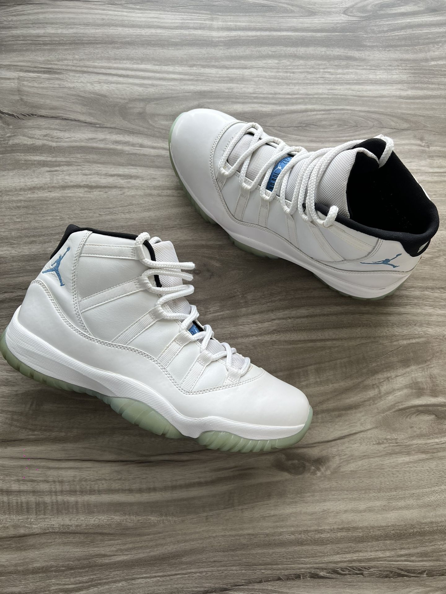 Size 10 Men’s- Jordan 11 Retro High Legend Blue/ Columbia