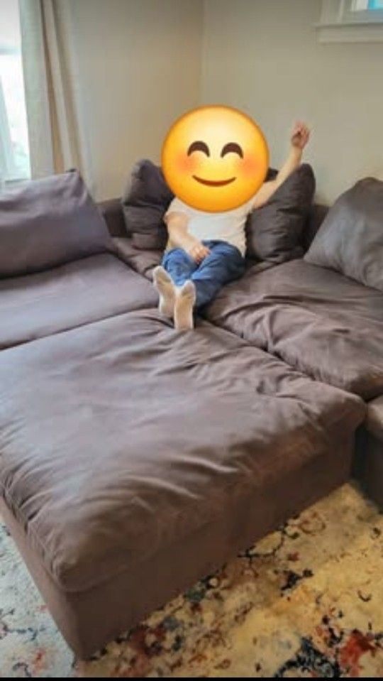 Bob's 5pc Modular dream sectional with ottoman in good condition