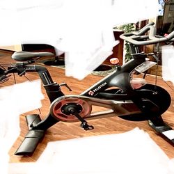 $200 obo Peloton Exercise Bike 2nd Gen. Used Like New 