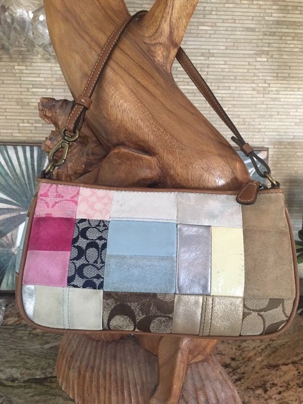 Authentic coach shoulder bag No B06Q-10017