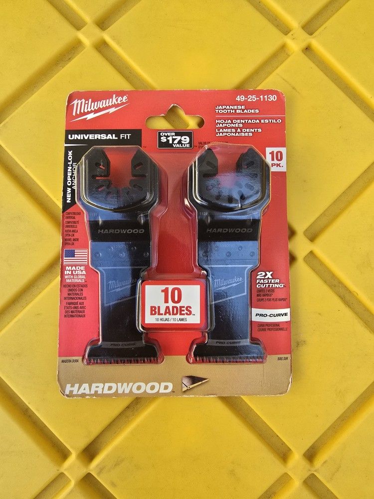 Milwaukee
1-3/8 in. High Carbon Steel Universal Fit Japanese Teeth Hardwood Cutting Multi-Tool Oscillating Blade (10-Pack)
