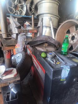 Maquina Demontadora de Llantas Usadas