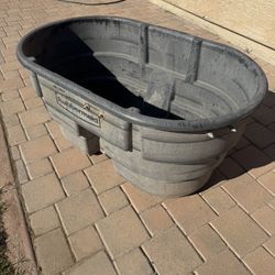 Rubbermaid Stock Tank