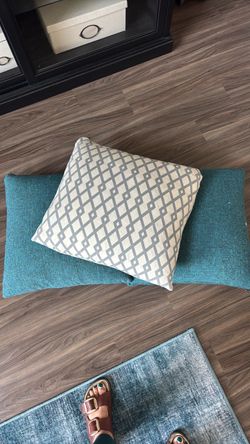3 decorative throw pillows