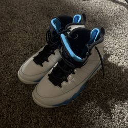 Air Jordan 9 Retro (GS) - size 7 
