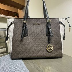 Brand New Michael Kors Purse! 