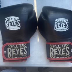 Cleto Reyes Boxing Gloves 12oz