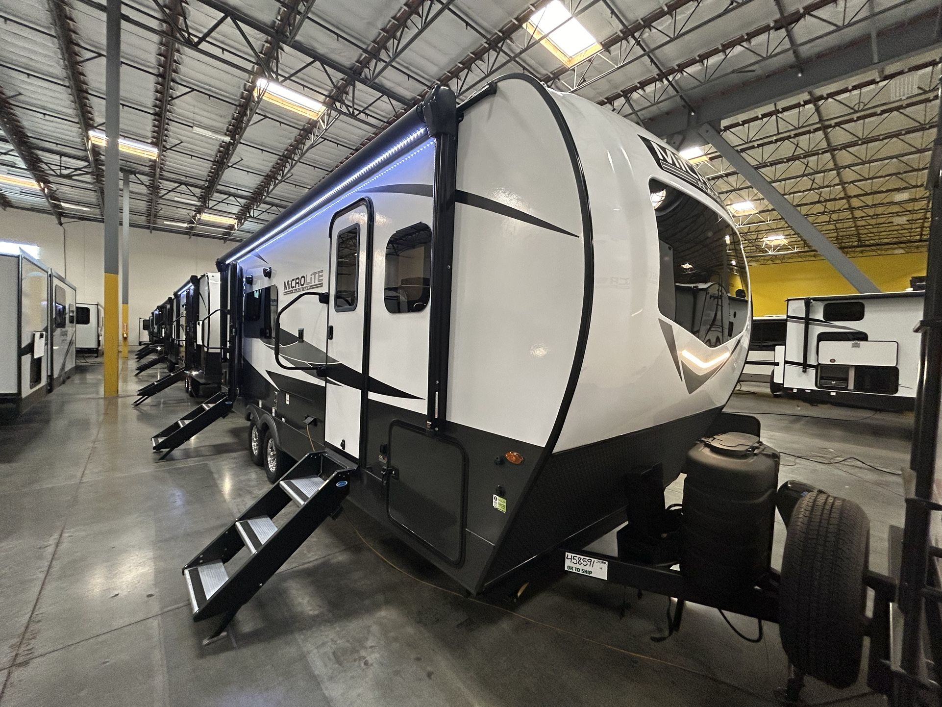 Rv Trailer 26 Feet! (Dual Entry)