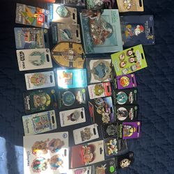 Huge DISNEY PIN LOT 