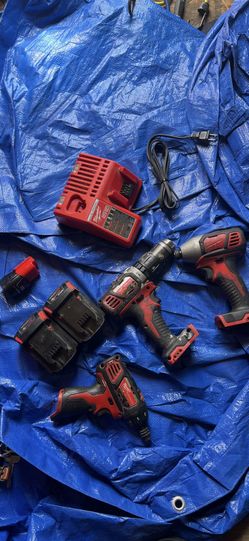 Milwaukee 3 Drills 3 Batteries