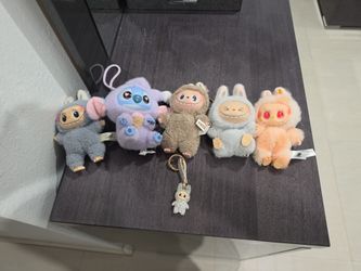 Labubus and stitch (plus labubu Keychain)