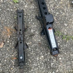 Vehicle Items See Photos 