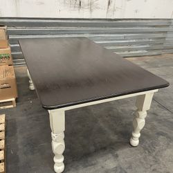 Dining/Kitchen table