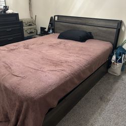 Queen Lift Storage Bed Frame 