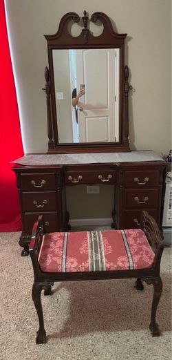 Vanity vintage