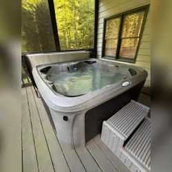 Dreammaker Spa Big Ez Comfort 2300s - Like New - Woodstock, GA