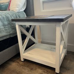 Gray And White Beside/End Table 