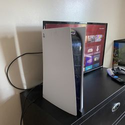 PS5 Disc Edition 1TB + Controller & Cords — Excellent Condition