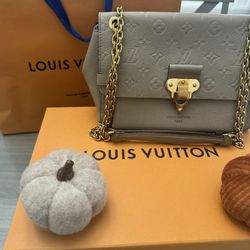 Louis Vuitton Purse- Designation VAVIN NV PM