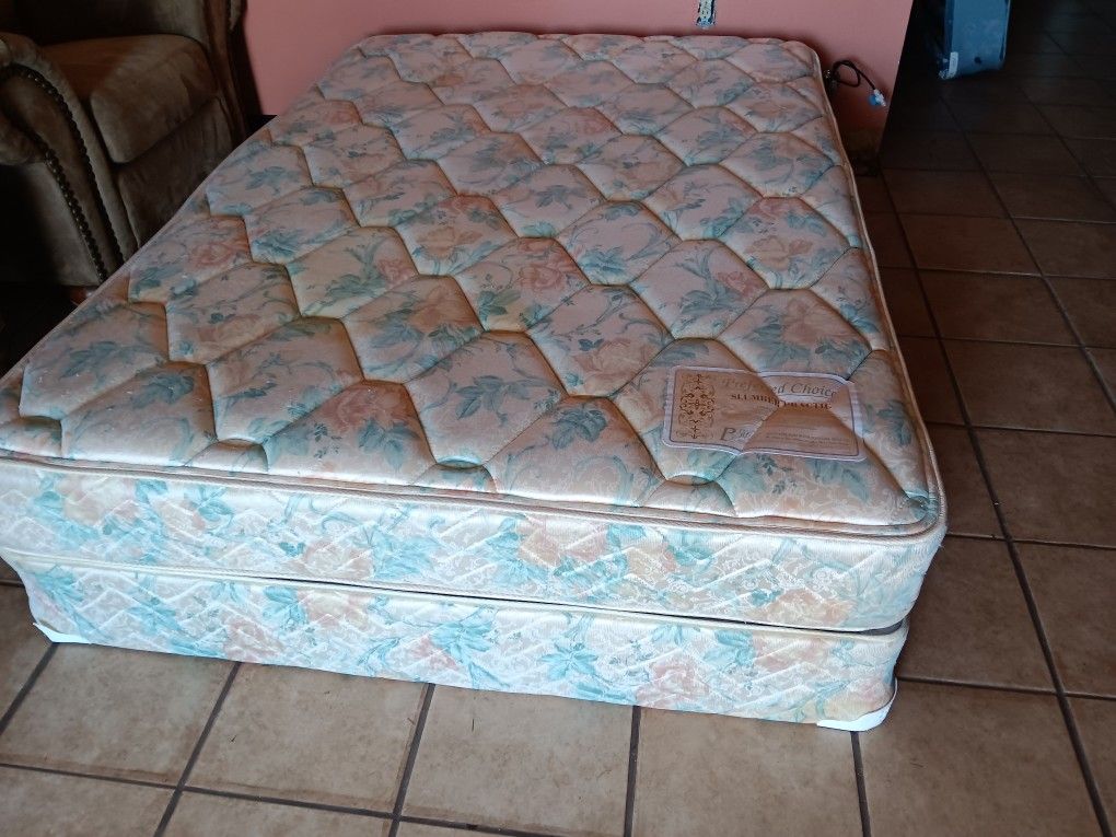 Full Size Mattress and Box Spring