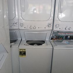 GE Stackable Electric 220v Washer Dryer  Super Large Capacity In Excellent Working Condition 