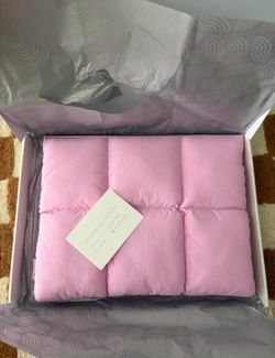 Brand New still in box Puffy Laptop Sleeve (13-14in)