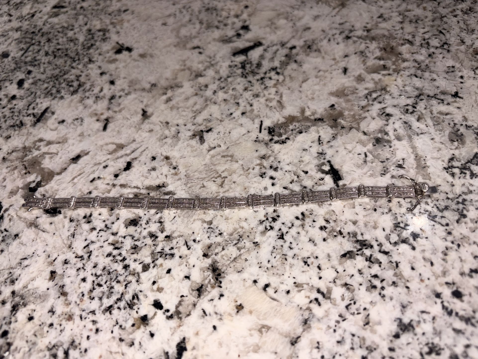 7 inch Natural diamond tennis bracelet bought for 2,300$