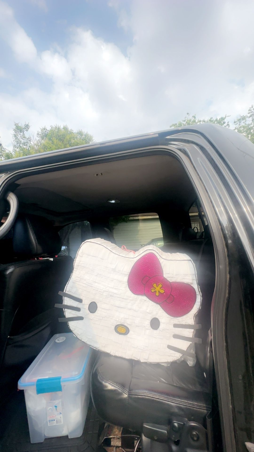 Hello Kitty piñata !! 🎀🎀