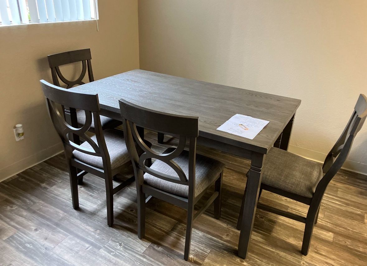 Dining Table Set