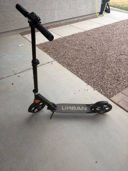 Adult razor scooters can fold up Asking20.00 each