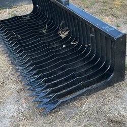 Skeleton Rock Bucket 72”