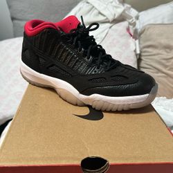 Air Jordan 11 Low IE 