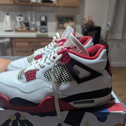 Jordan 4 Fire Red Size 11