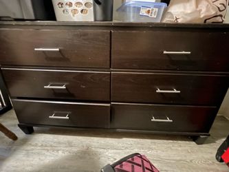 Dark brown 6-drawer dresser
