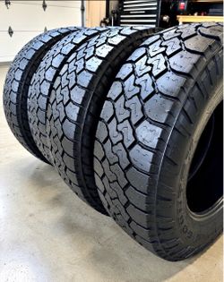 275-70-18 Toyo Open Country A/T tires