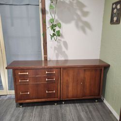 Mid-century Walnut Credenza Sideboard / cabinet