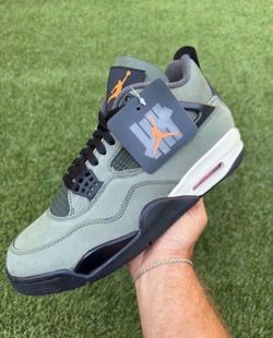 Jordan Retro 4 Undefeated Size 7.5 9 9.5 10 10.5 11 11.5 12 13