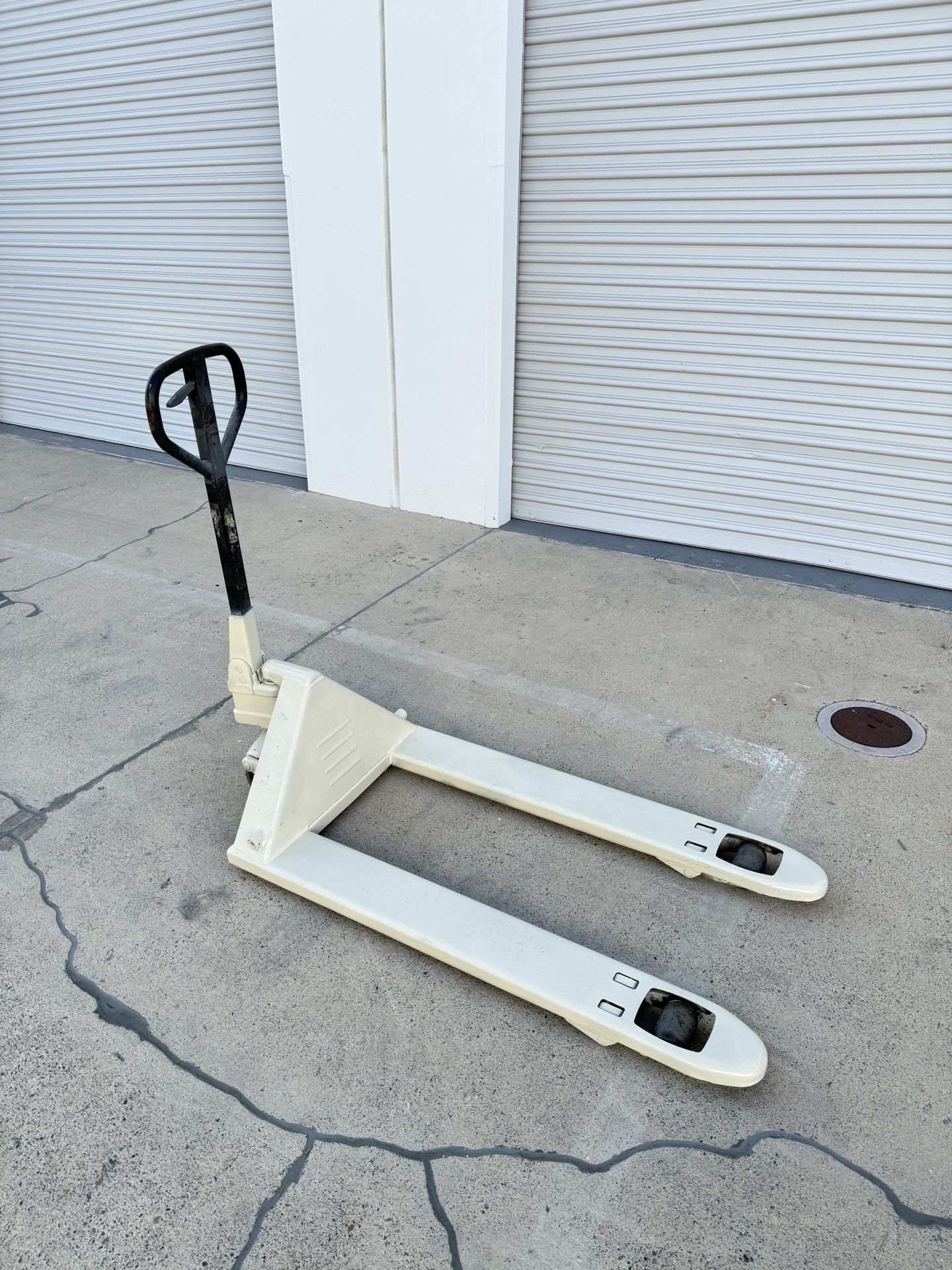 crown pallet jack