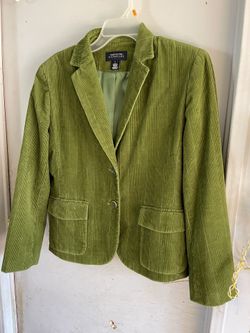 vintage corduroy woman’s blazer. like new! Size large. Complete with shoulder pads and all. More of a light hunter green than pics show. Very nice! Vi