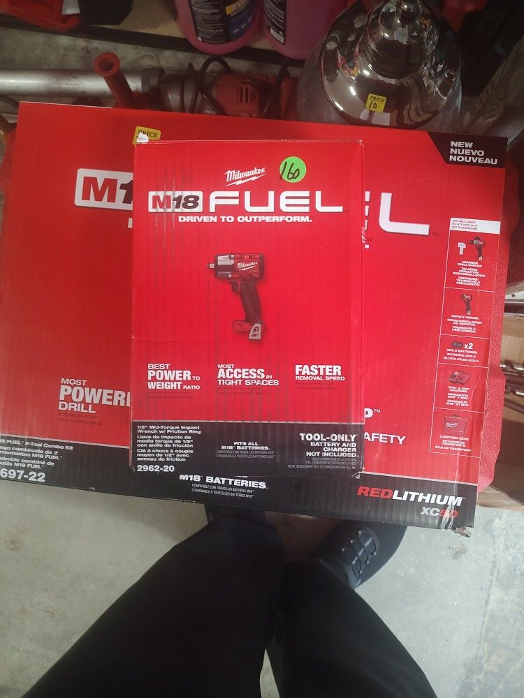 Milwaukee M18 Fuel 1/2 In Mid Torque Impact Wrench 