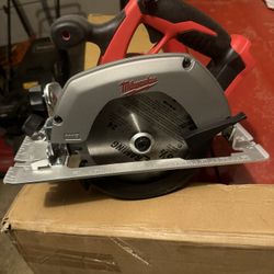 Milwaukee Circular Saw