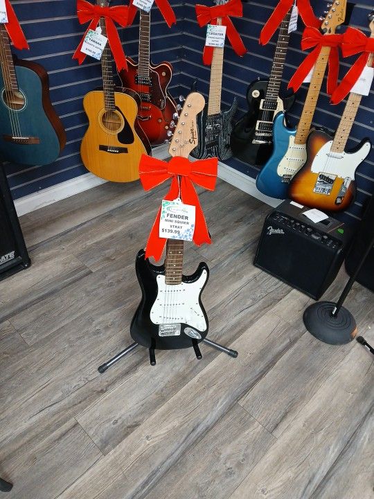 FENDER MINI SQUIER STRATOCASTER