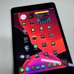 Great Condition Apple iPad mini 5 (64GB, Wi-Fi)