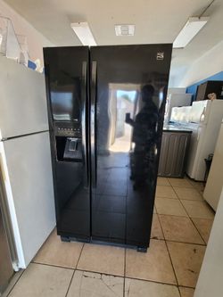 Kenmore Refrigerator 21 cuft Side by Side