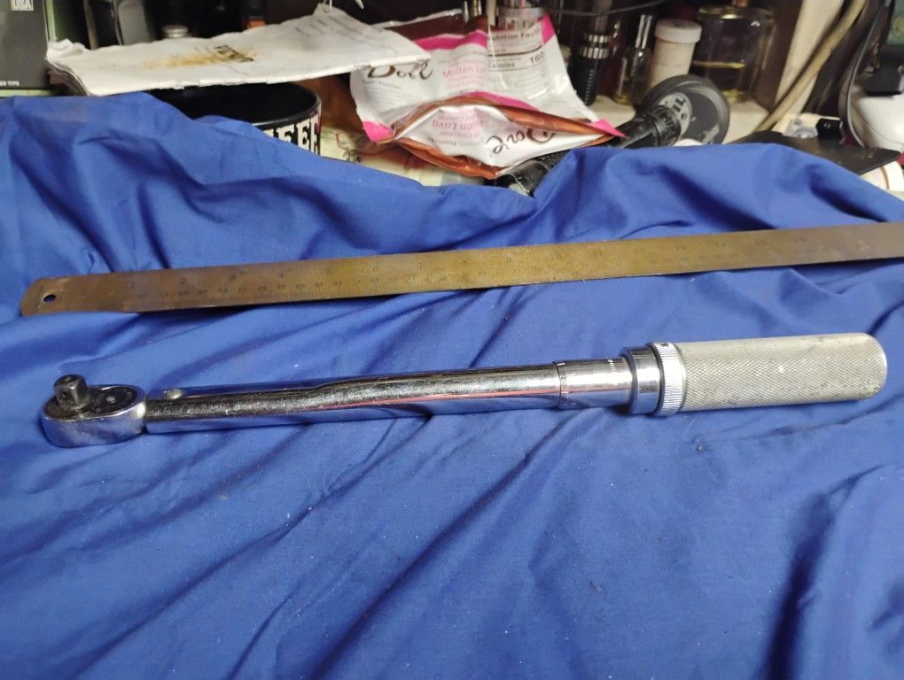 Snap On 3/8 Drive ratcheting torque wrench