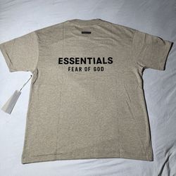 Essential T-shirt Size L , M