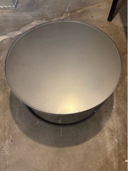 Metal round coffee table