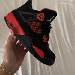 Air jordan Red thunder 4s size 4Y
