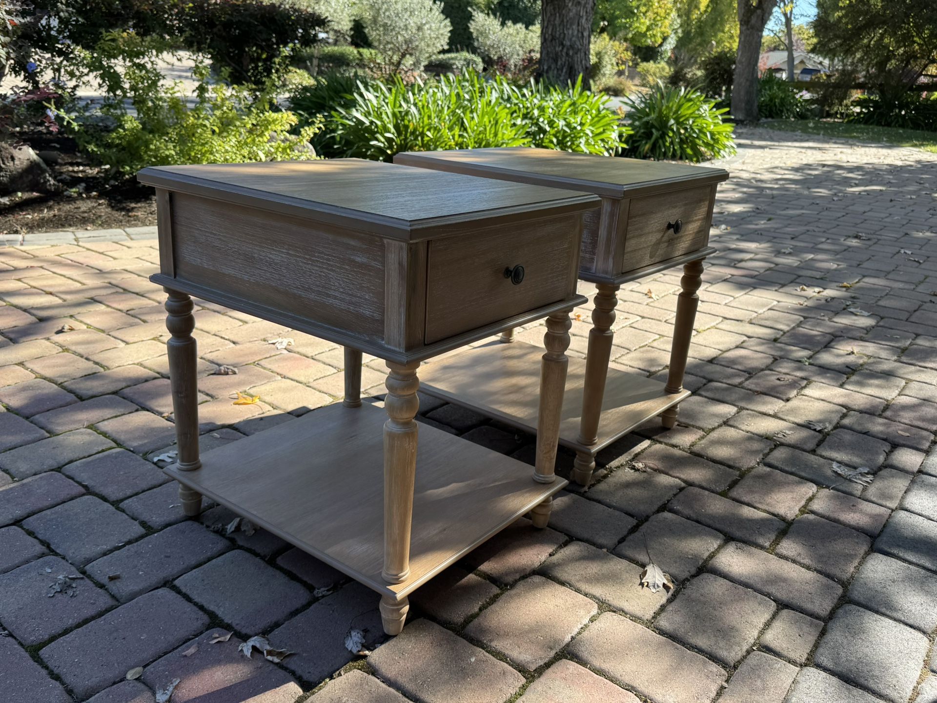 2 End Tables With Storage 