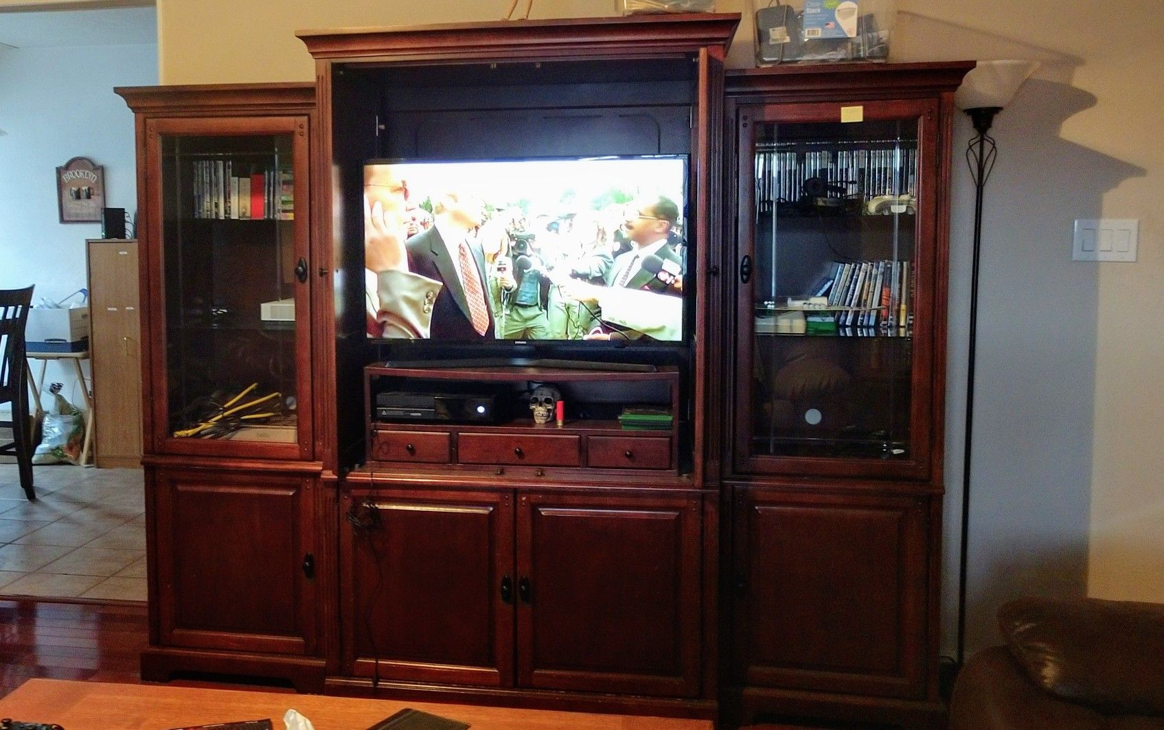 Entertainment center